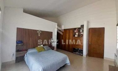 Mayorazgo Residencial La Rioja: Hermosa y moderna casa en 2 terrenos.