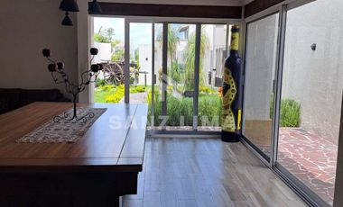 Mayorazgo Residencial La Rioja: Hermosa y moderna casa en 2 terrenos.