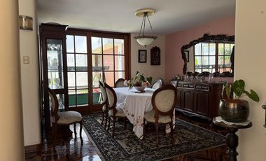 Venta de amplia casa