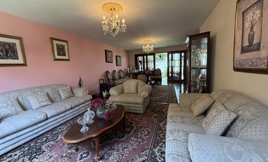 Venta de amplia casa