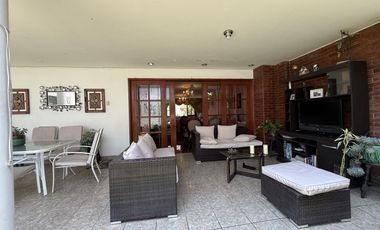 Venta de amplia casa