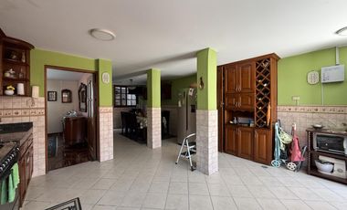 Venta de amplia casa