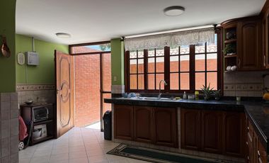 Venta de amplia casa