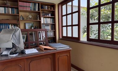 Venta de amplia casa