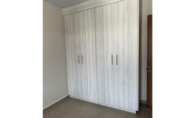 Se Alquila casa vacía en Versalles Oeste III