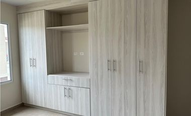 Se Alquila casa vacía en Versalles Oeste III