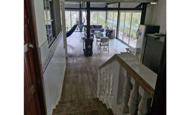 VENDO CASA EN CERRO AZUL