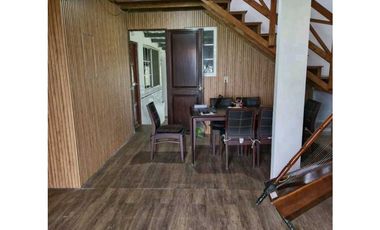 VENDO CASA EN CERRO AZUL