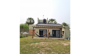 Casa 2 dormitorios impecable y tranquila en Villa Monte Alto