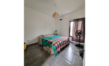Casa 2 dormitorios impecable y tranquila en Villa Monte Alto