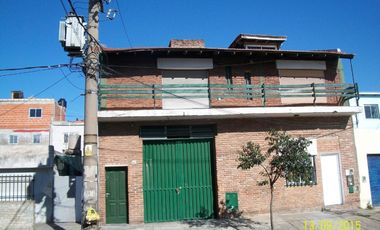 VENTA DE GALPON CON DTO.3 AMBIENTES Y MONOAMBIENTE