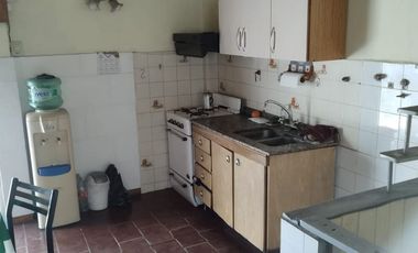 VENTA DE GALPON CON DTO.3 AMBIENTES Y MONOAMBIENTE