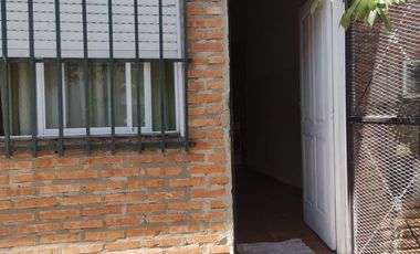 VENTA DE GALPON CON DTO.3 AMBIENTES Y MONOAMBIENTE
