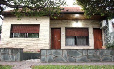 CHALET 4 AMBIENTES , 3 DORMITORIOS EN SAN ISIDRO