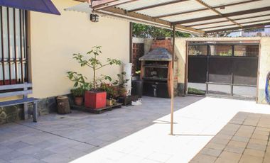CHALET 4 AMBIENTES , 3 DORMITORIOS EN SAN ISIDRO