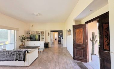 VENTA CASA EXCLUSIVO BARRIO LA ARBOLADA 5 AMB