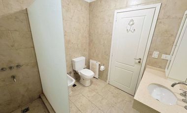 VENTA CASA EXCLUSIVO BARRIO LA ARBOLADA 5 AMB