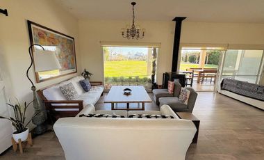 VENTA CASA EXCLUSIVO BARRIO LA ARBOLADA 5 AMB