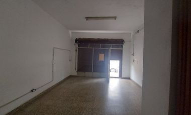 LOCAL COMERCIAL CASTELAR CERCA DE CENTRO COMERCIAL