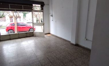 LOCAL COMERCIAL CASTELAR CERCA DE CENTRO COMERCIAL