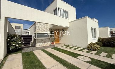 Casa en Venta en El Rincón 460