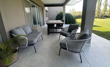 Venta espectacular casa Fincas  San Vicente Golf