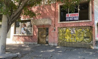 Casa uso de suelo en venta en Colonial Independencia Poniente