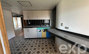 Oficina en Arriendo en Santa Rosa Esquina Alameda