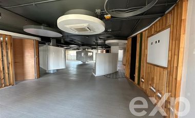 Oficina en Arriendo en Santa Rosa Esquina Alameda