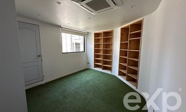 Oficina en Arriendo en Santa Rosa Esquina Alameda