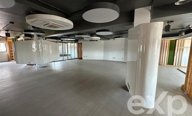 Oficina en Arriendo en Santa Rosa Esquina Alameda