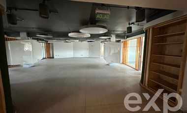 Oficina en Arriendo en Santa Rosa Esquina Alameda