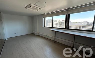 Oficina en Arriendo en Santa Rosa Esquina Alameda