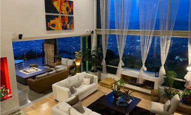 Venta de Hermosa Casa de Lujo en Las Palmas con Vista a la Ciudad
