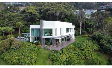 Venta de Hermosa Casa de Lujo en Las Palmas con Vista a la Ciudad