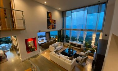 Venta de Hermosa Casa de Lujo en Las Palmas con Vista a la Ciudad