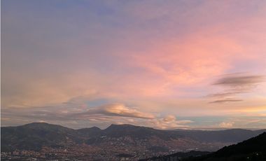 Venta de Hermosa Casa de Lujo en Las Palmas con Vista a la Ciudad