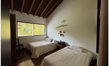 Venta de Hermosa Casa Campestre Cerca del Aeropuerto