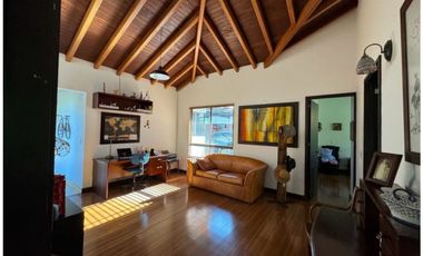 Venta de Hermosa Casa Campestre Cerca del Aeropuerto