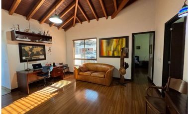 Venta de Hermosa Casa Campestre Cerca del Aeropuerto