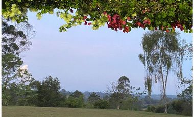 Venta de Hermosa Casa Campestre Cerca del Aeropuerto