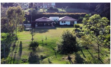 Venta de Hermosa Casa Campestre Cerca del Aeropuerto
