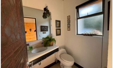Venta de Hermosa Casa Campestre Cerca del Aeropuerto