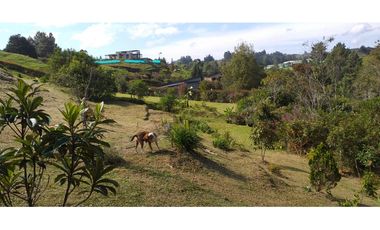 Venta de Lote En Unidad Cerrada en El Retiro por Puro Cuero