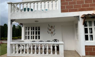 Venta de Finca Tradicional en Llanogrande Ubicación y Topografía Plana
