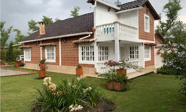 Venta de Finca Tradicional en Llanogrande Ubicación y Topografía Plana