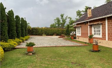 Venta de Finca Tradicional en Llanogrande Ubicación y Topografía Plana