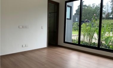 Venta Casa de Lujo en El Retiro para Estrenar Ubicación y Exclusividad