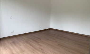 Venta Casa de Lujo en El Retiro para Estrenar Ubicación y Exclusividad