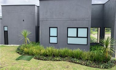 Venta Casa de Lujo en El Retiro para Estrenar Ubicación y Exclusividad